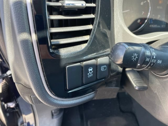 Used 2015 Mitsubishi Outlander SE FWD image 23