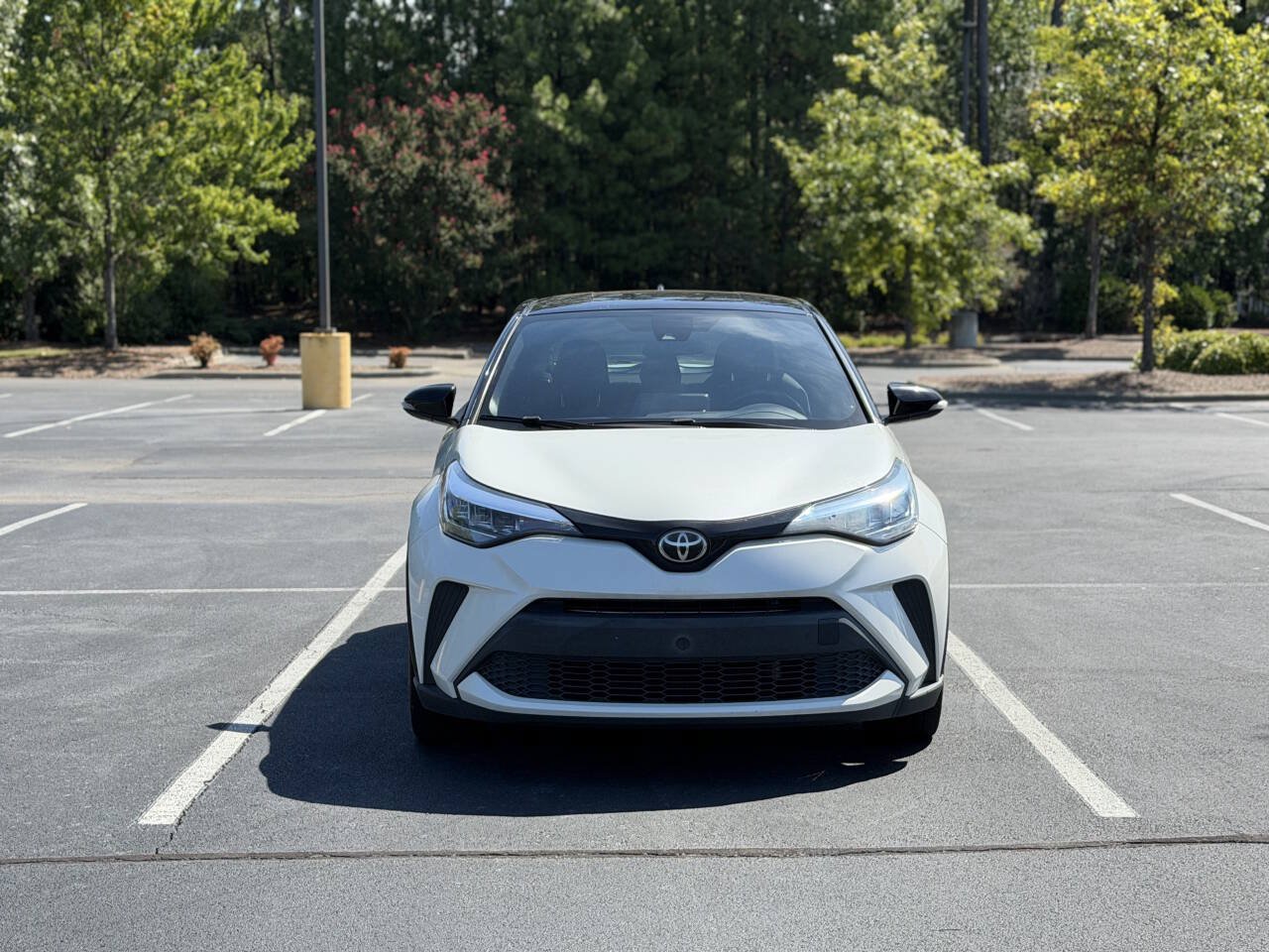 Used 2020 Toyota C-HR XLE FWD image 3