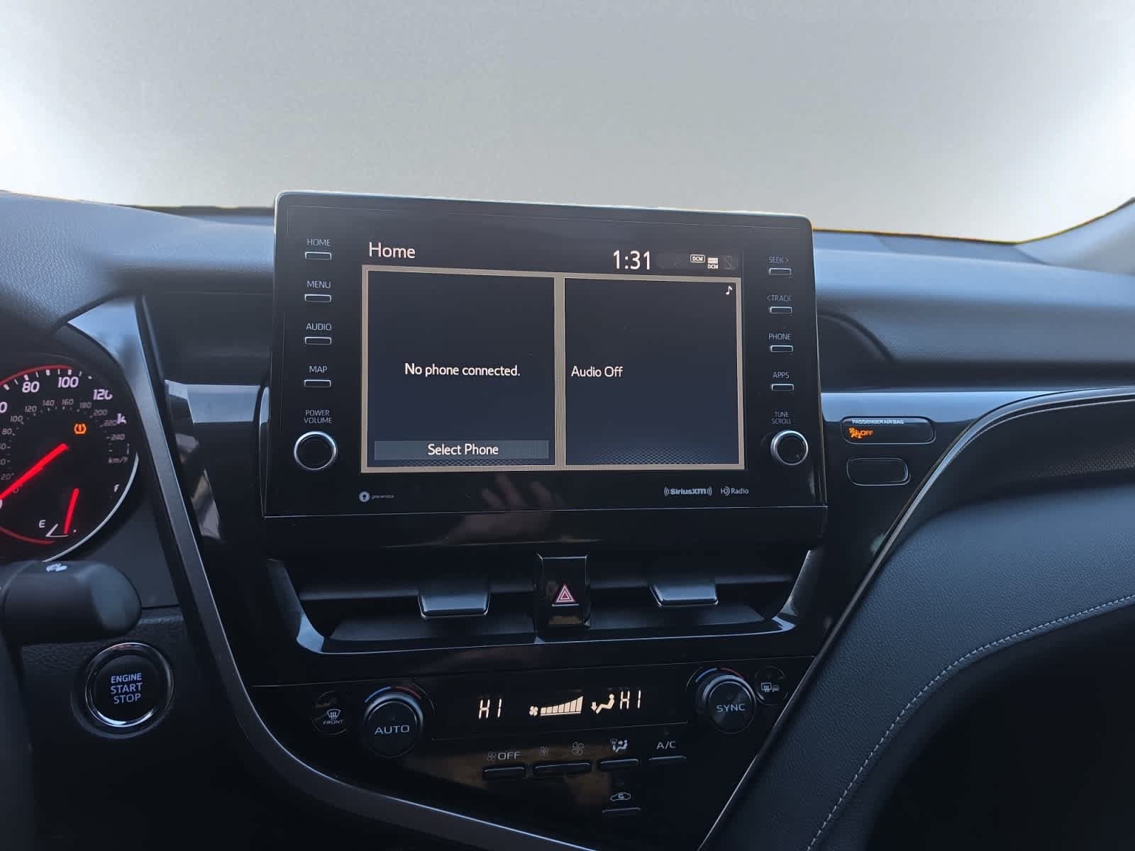 Used 2023 Toyota Camry XSE FWD image 14