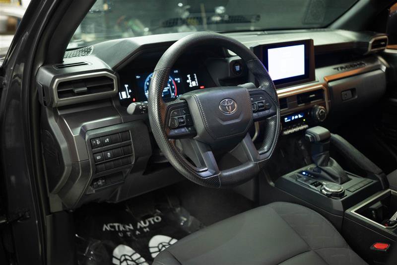 Used 2025 Toyota Tacoma SR5 AWD/4WD image 8
