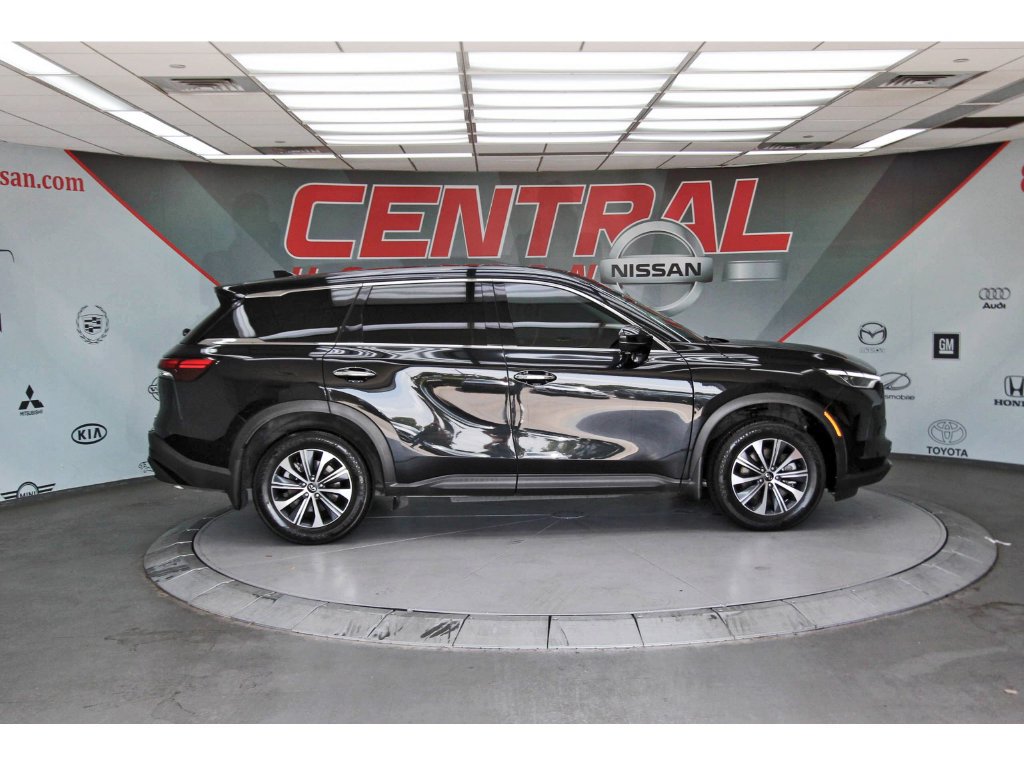 Used 2025 INFINITI QX60 Pure w/ Cargo Package FWD image 5