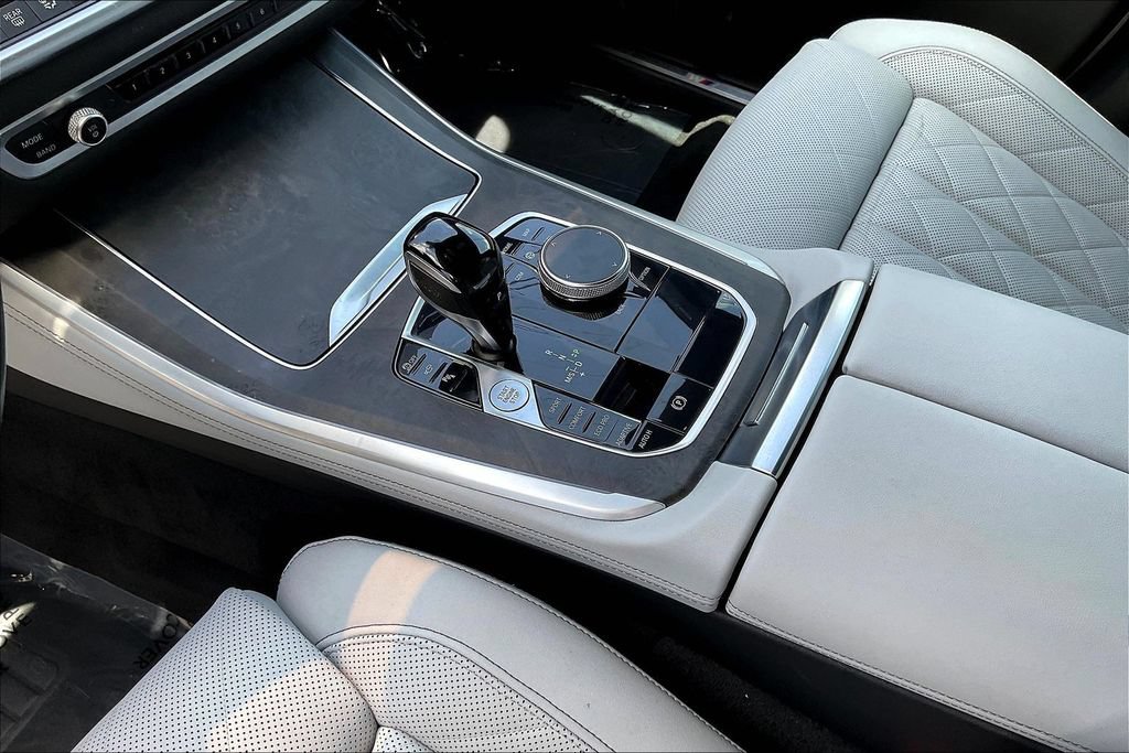 Used 2023 BMW X5 sDrive40i w/ M Sport Package RWD image 9