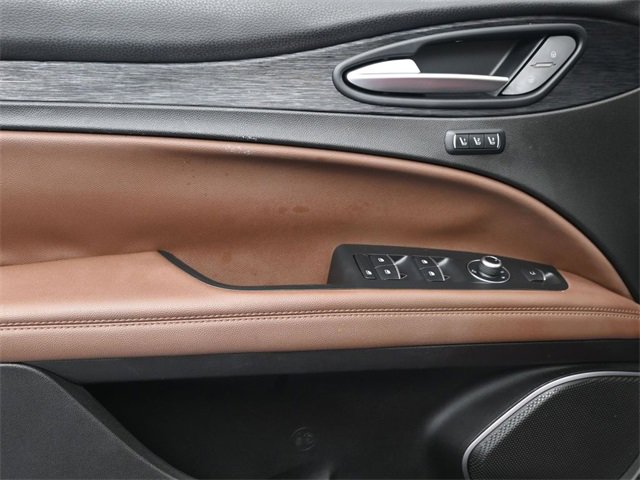 Used 2020 Alfa Romeo Stelvio image 11
