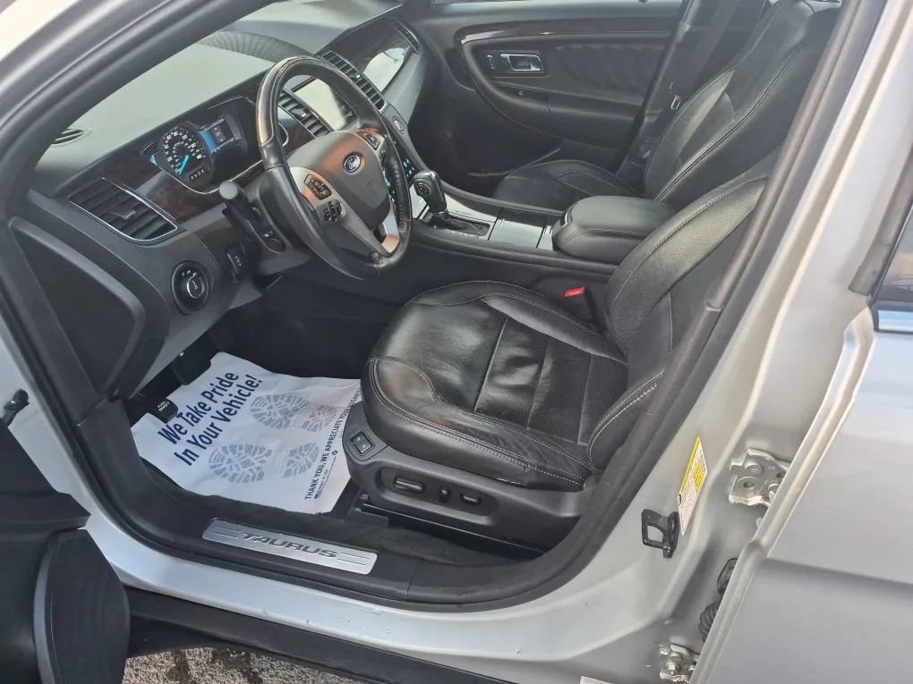 Used 2013 Ford Taurus Limited FWD image 15