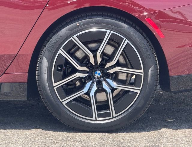 Certified 2026 BMW 740i xDrive AWD/4WD image 4