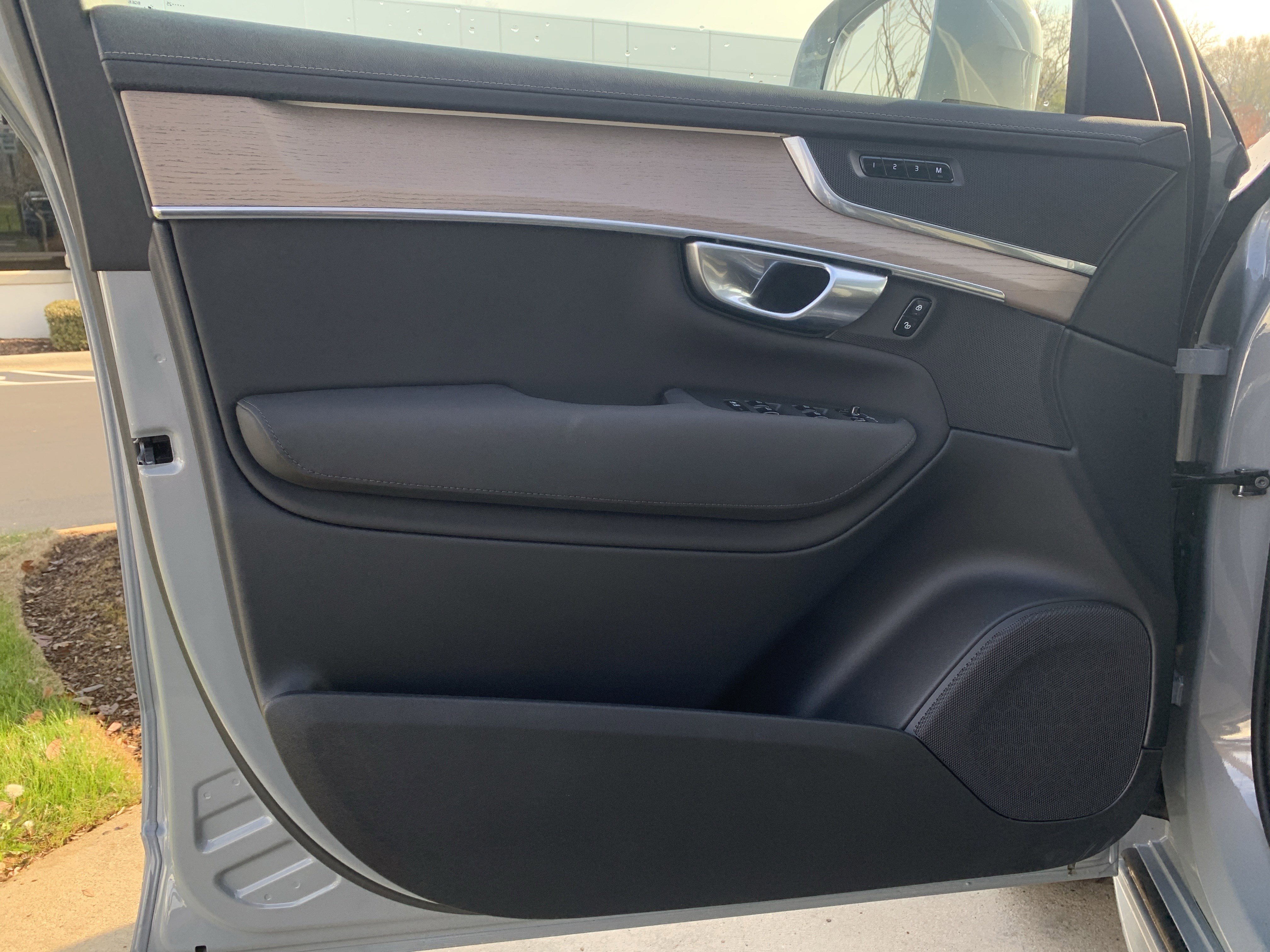 Used 2025 Volvo XC90 B6 Plus image 14