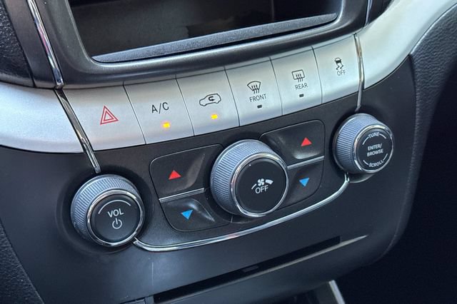 Used 2019 Dodge Journey SE w/ Blacktop Package FWD image 32