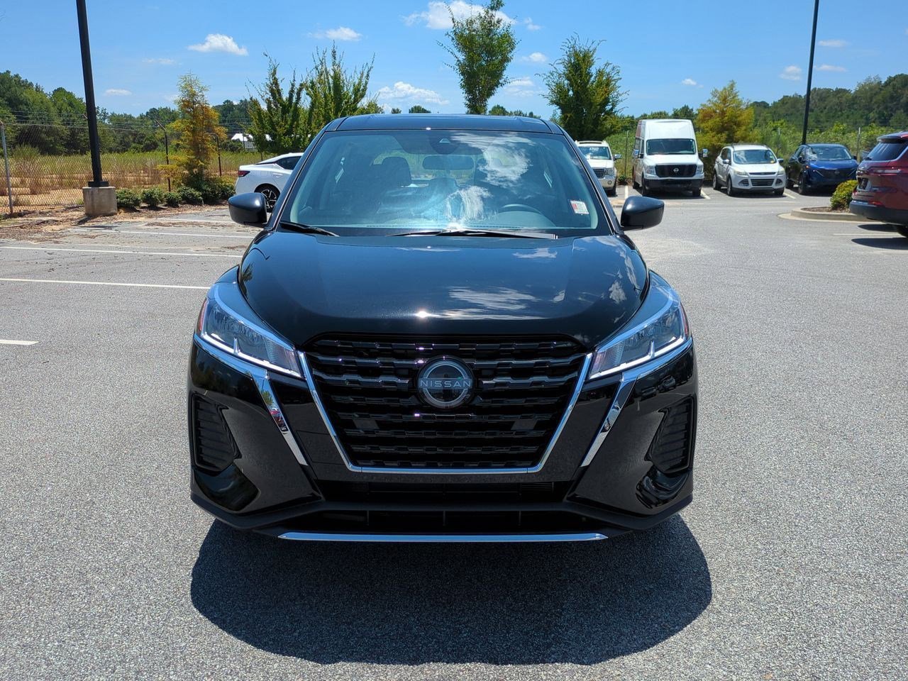New 2025 Nissan Kicks Play S FWD image 9