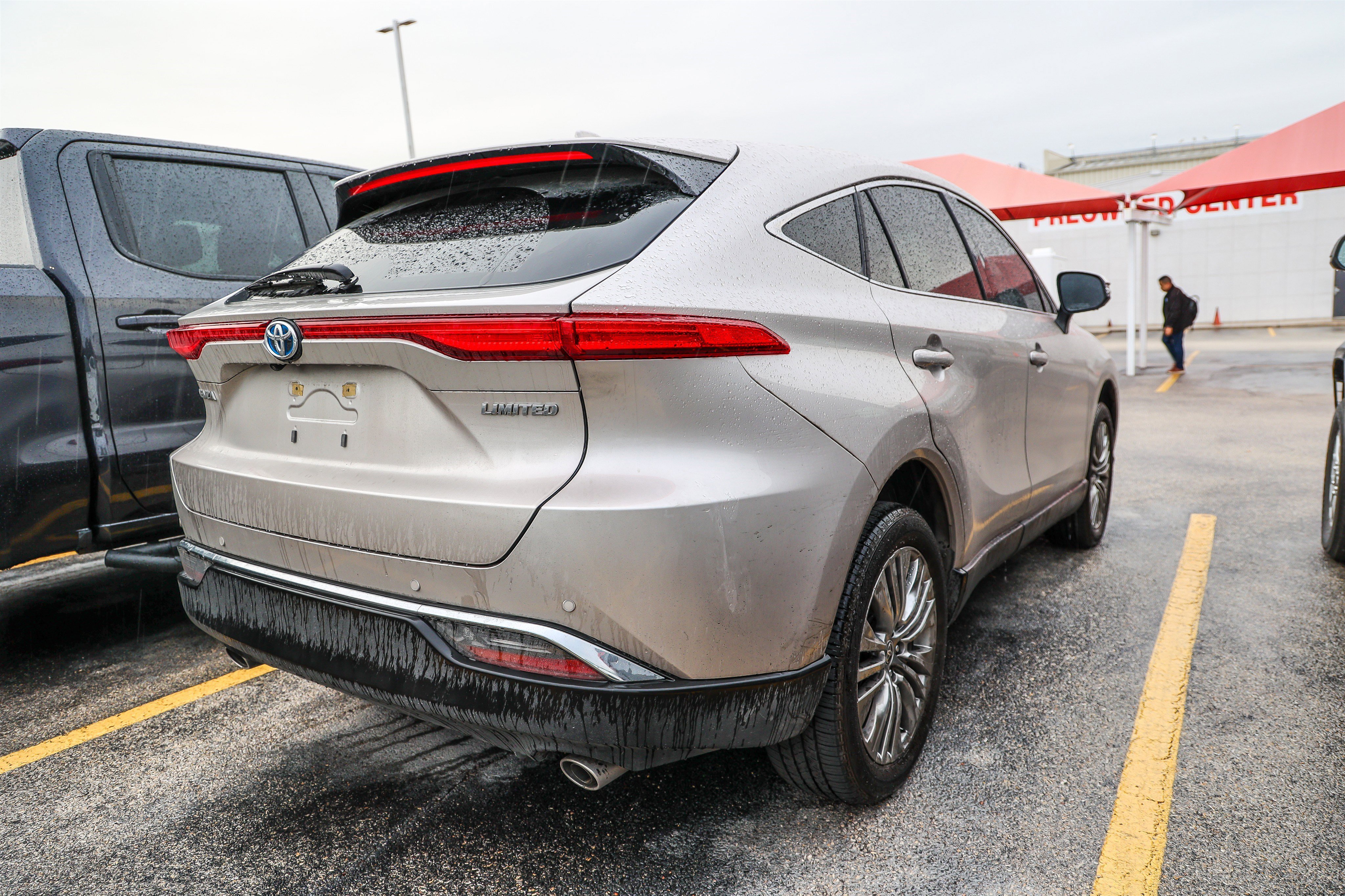 Used 2024 Toyota Venza Limited AWD/4WD image 8