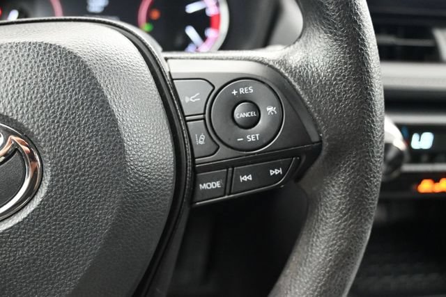 Used 2025 Toyota RAV4 XLE AWD/4WD image 9