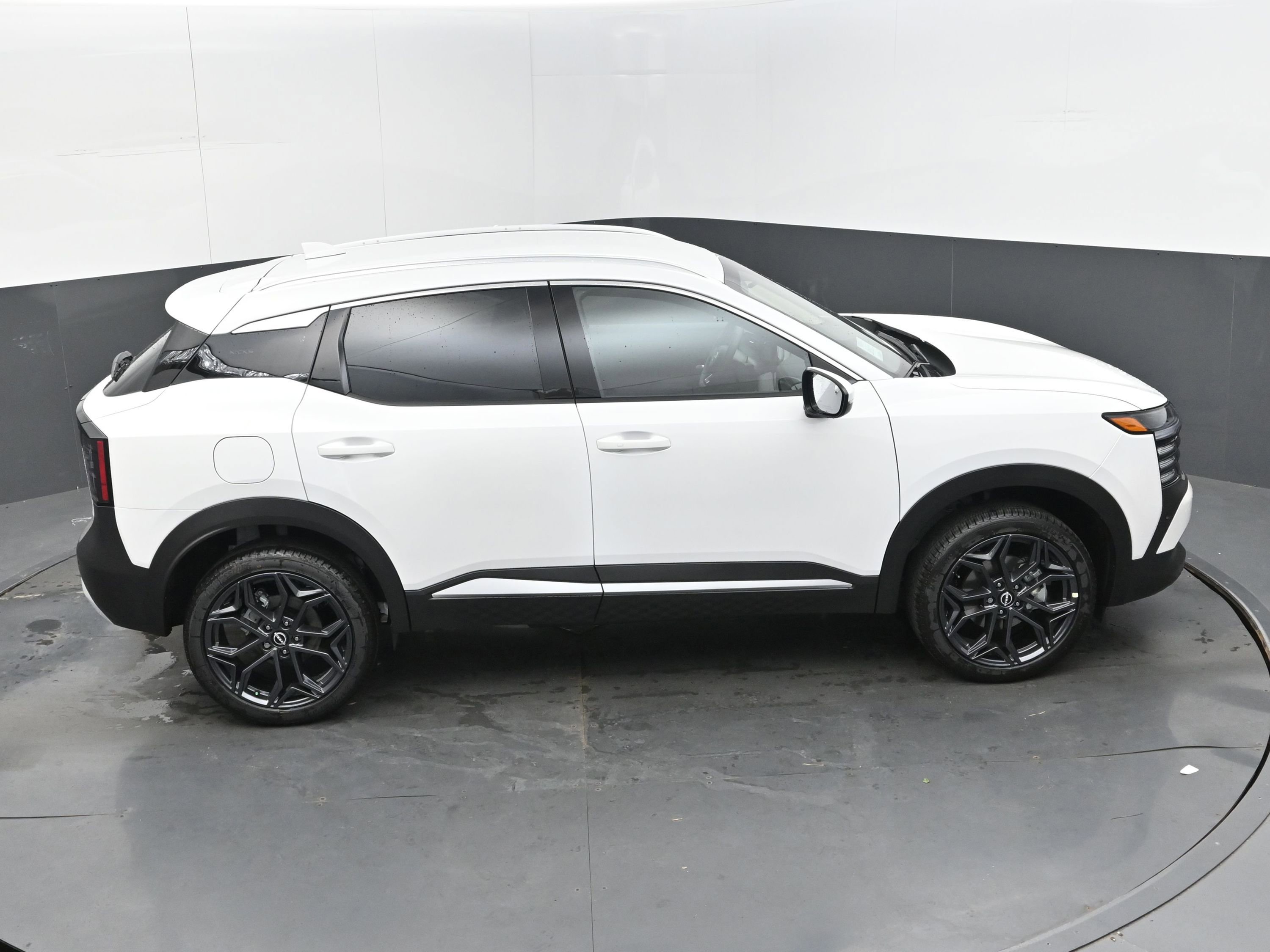 New 2025 Nissan Kicks SR image 48