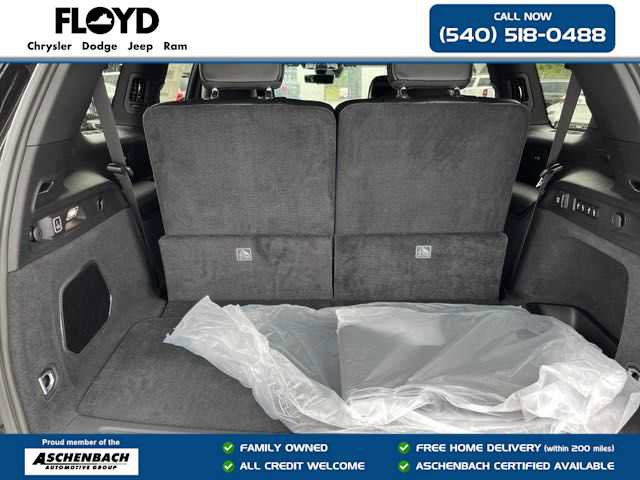 New 2025 Jeep Grand Cherokee L Overland w/ Luxury Tech Group IV image 28