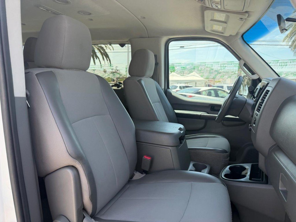 Used 2015 Nissan NV 3500 SV w/ Technology Package RWD image 22