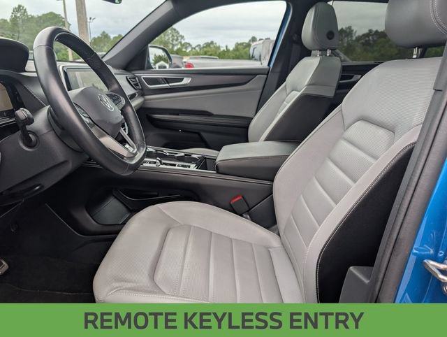 Used 2024 Volkswagen Atlas Cross Sport SEL R-Line AWD/4WD image 16