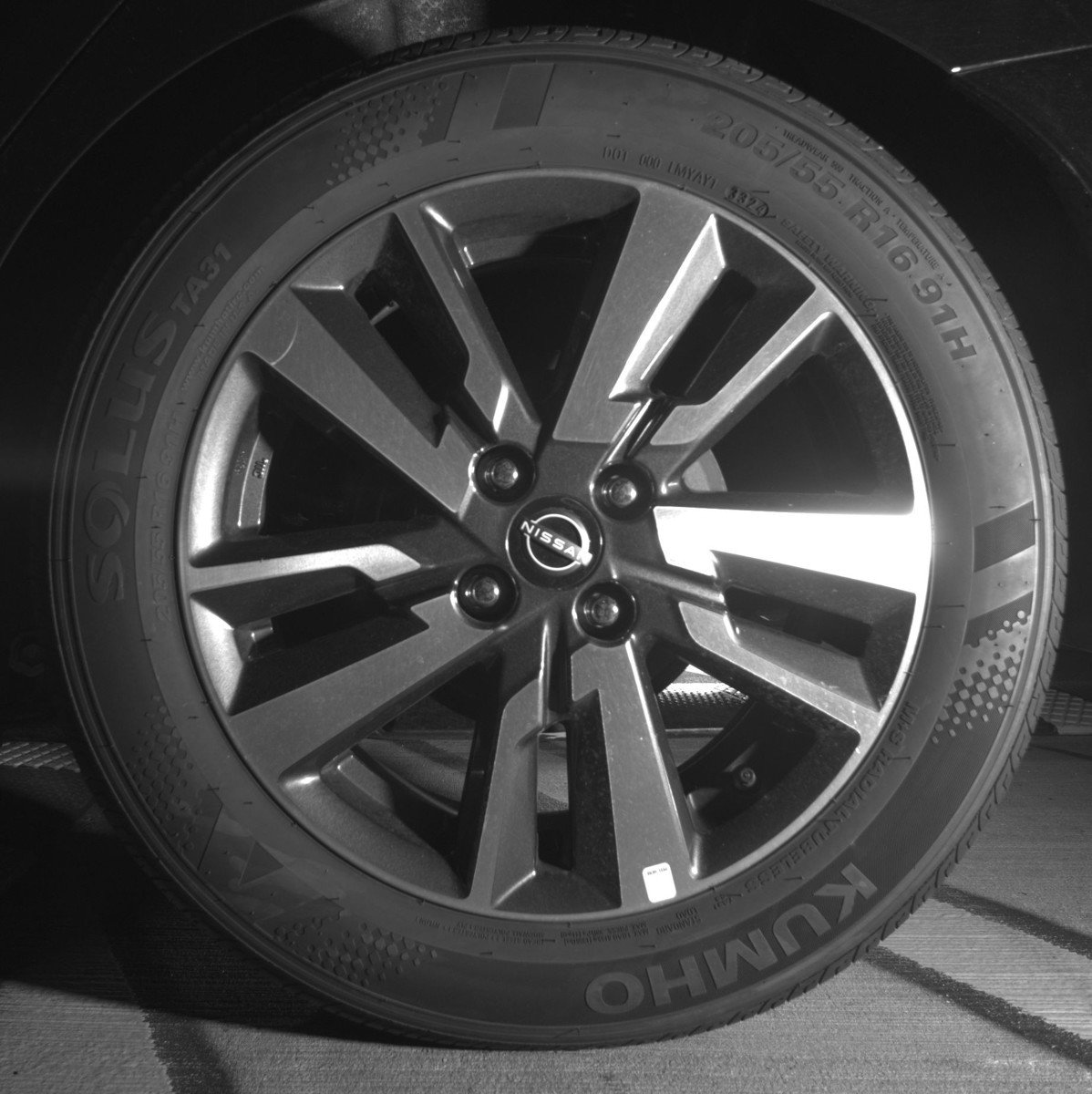 Used 2025 Nissan Versa SV image 14