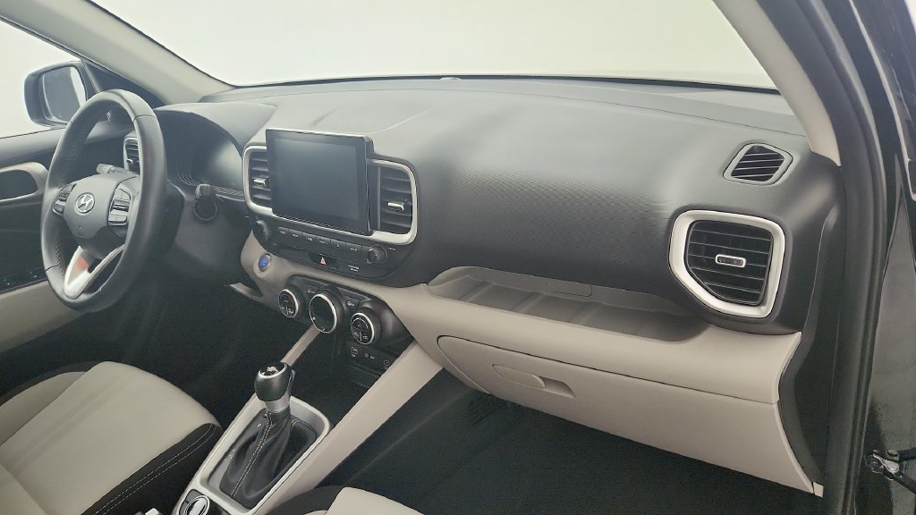 Used 2025 Hyundai Venue SEL FWD image 27