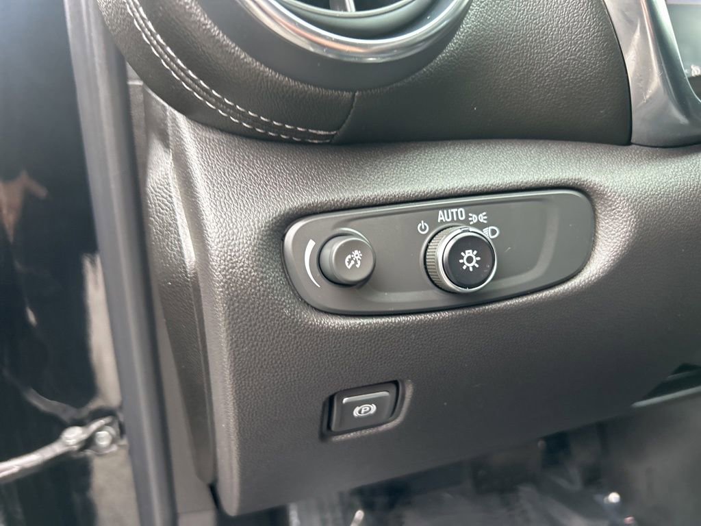 Used 2025 Chevrolet Blazer LT image 15