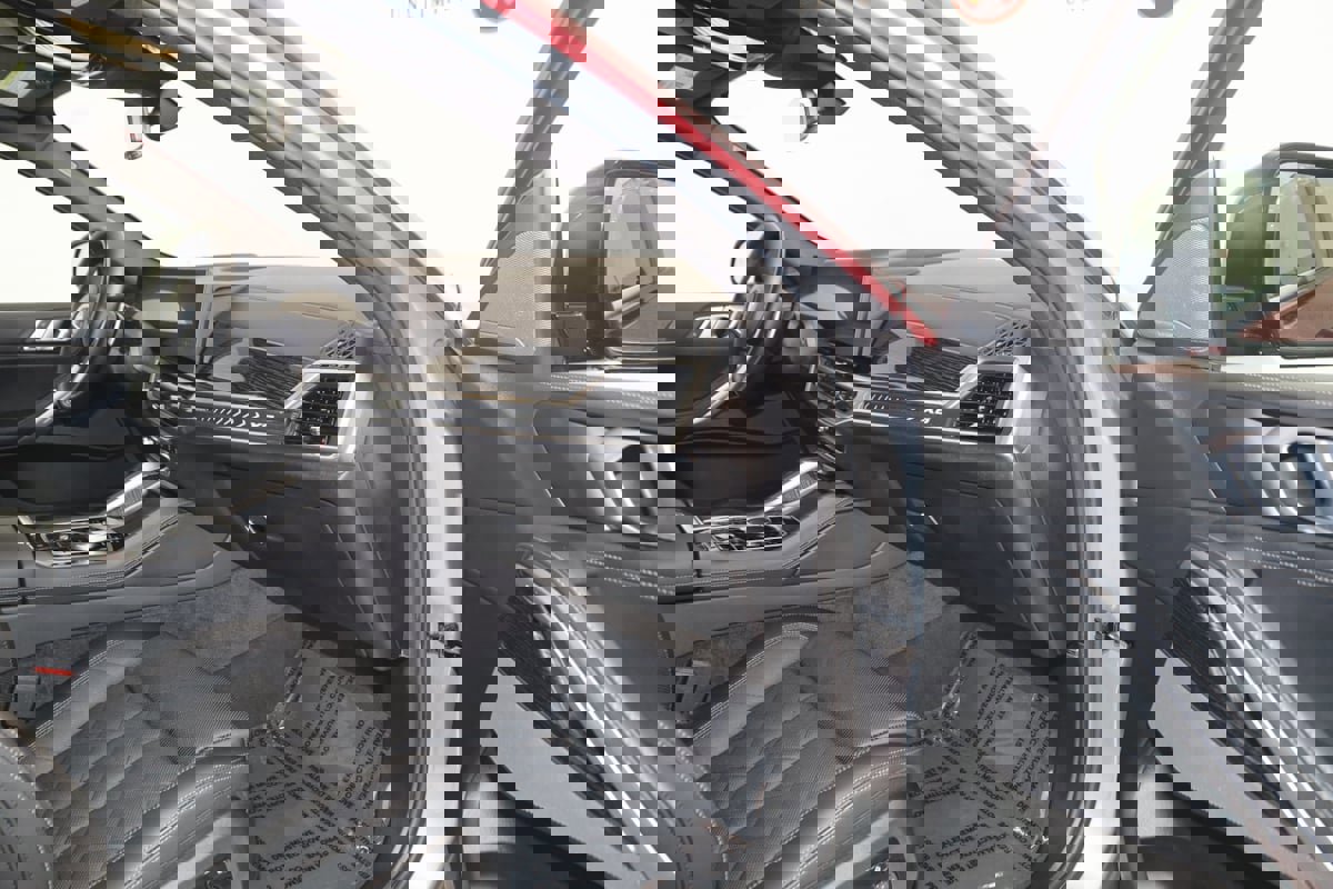 Used 2024 BMW X6 xDrive40i w/ Premium Package image 61