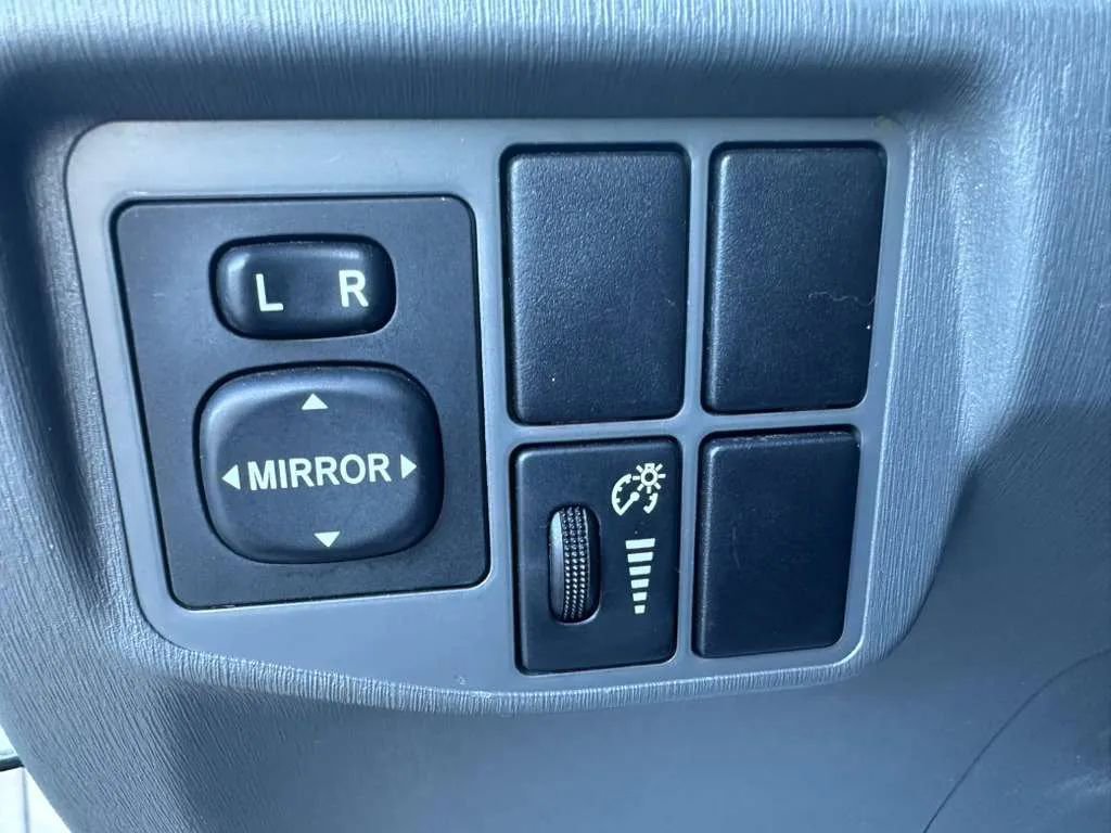 Used 2010 Toyota Prius Five image 23