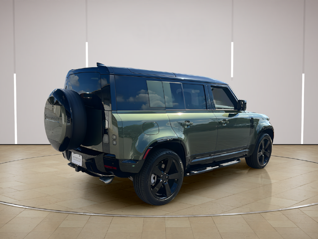 Used 2026 Land Rover Defender 110 X-Dynamic SE AWD/4WD image 7