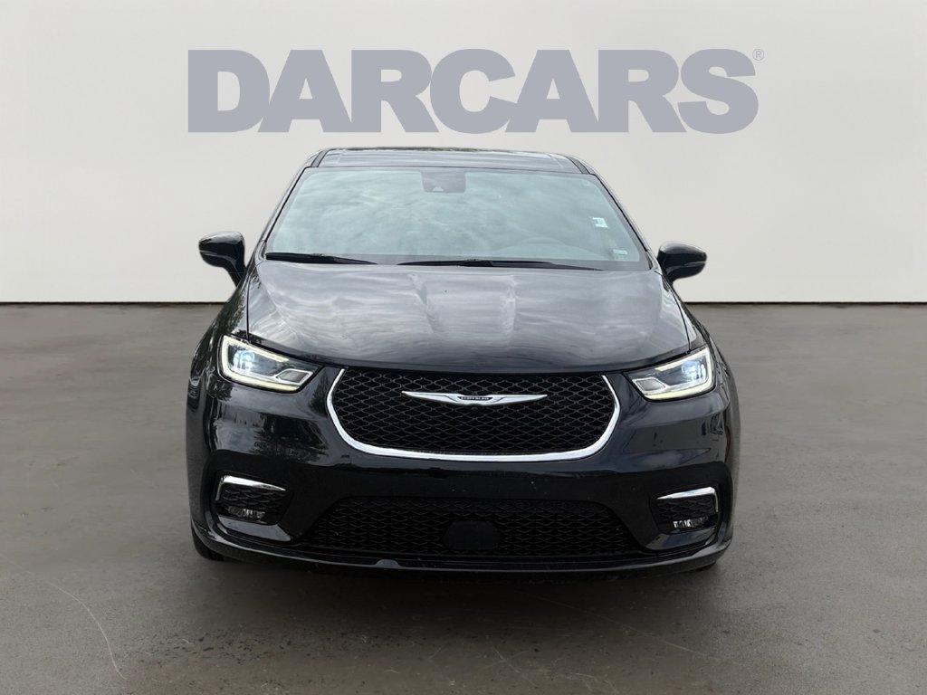 Used 2025 Chrysler Pacifica Select FWD image 2
