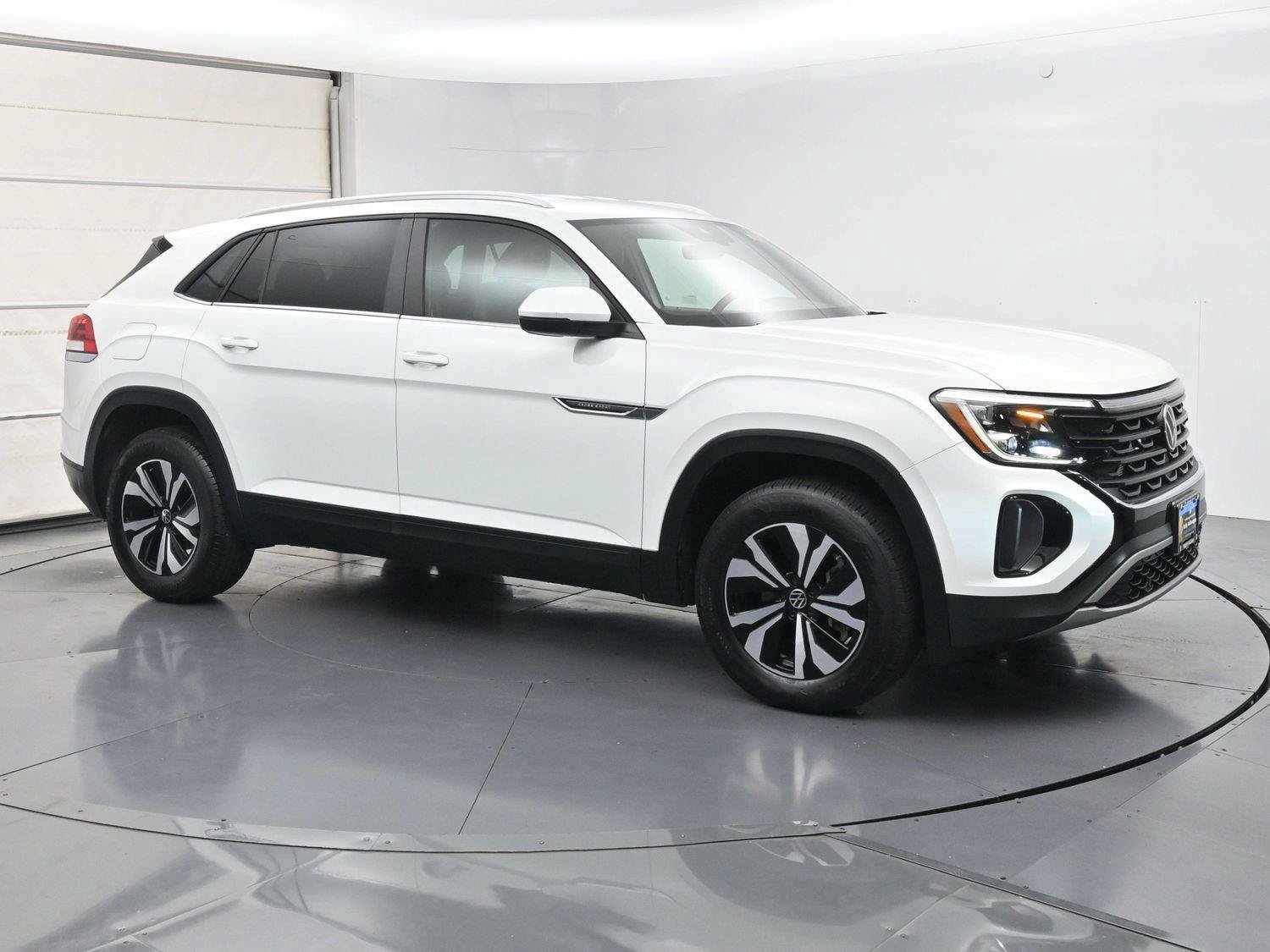 Used 2024 Volkswagen Atlas Cross Sport SE AWD/4WD image 31