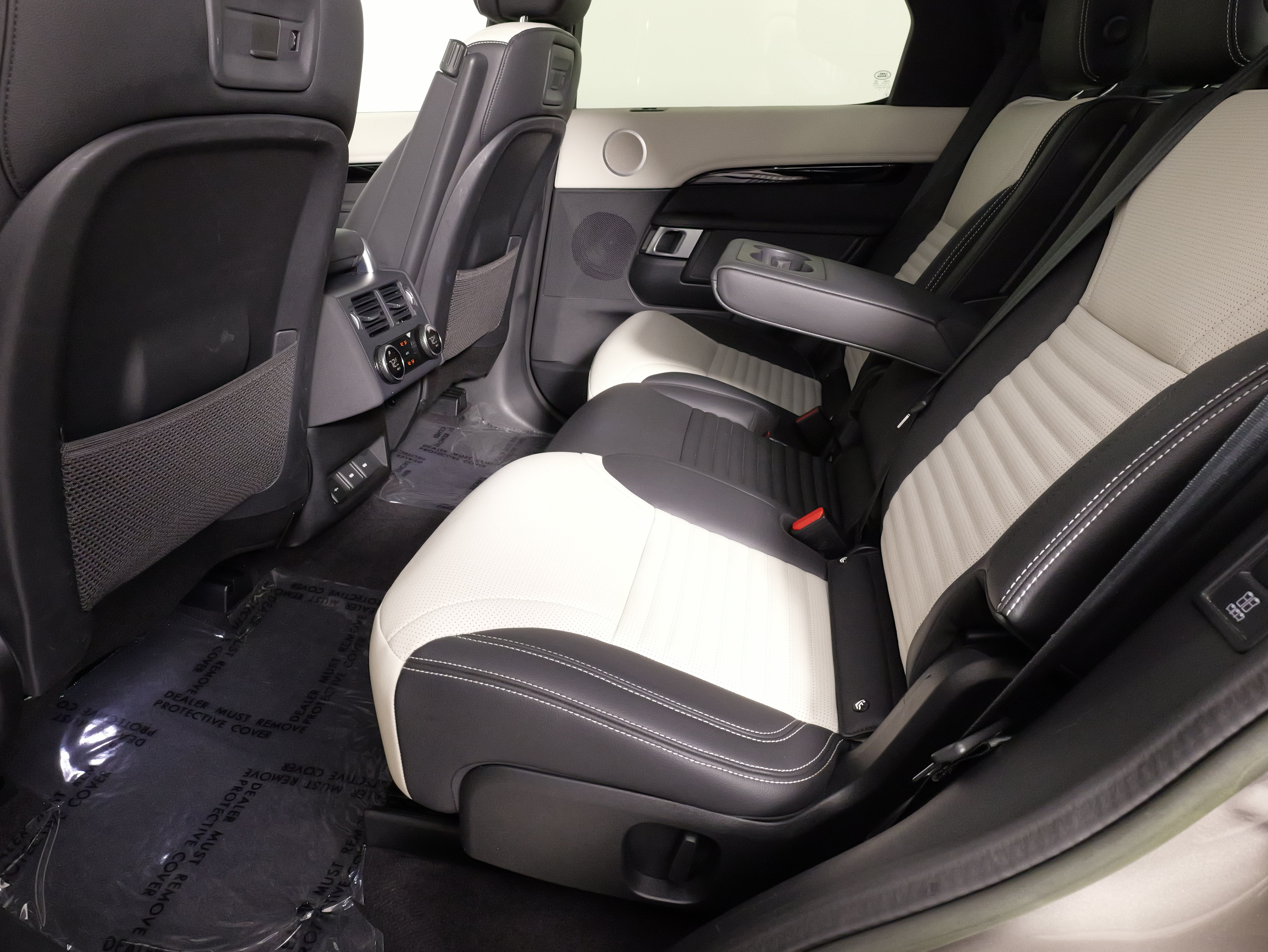 Used 2023 Land Rover Discovery S R-Dynamic AWD/4WD image 39