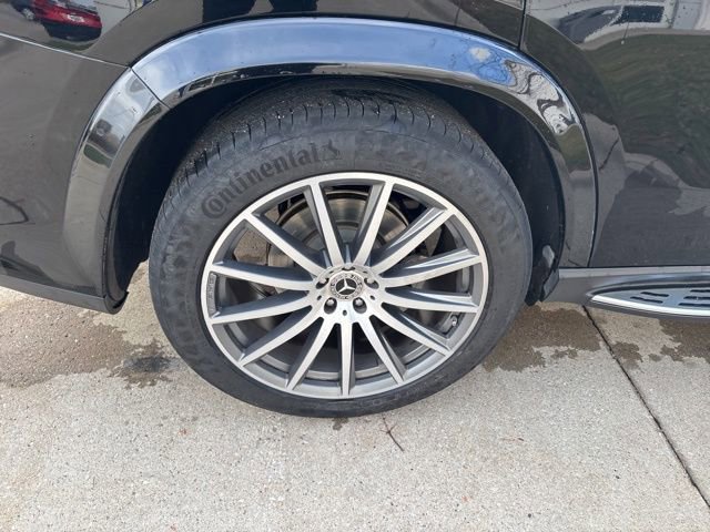 Used 2023 Mercedes-Benz GLS 580 4MATIC image 9