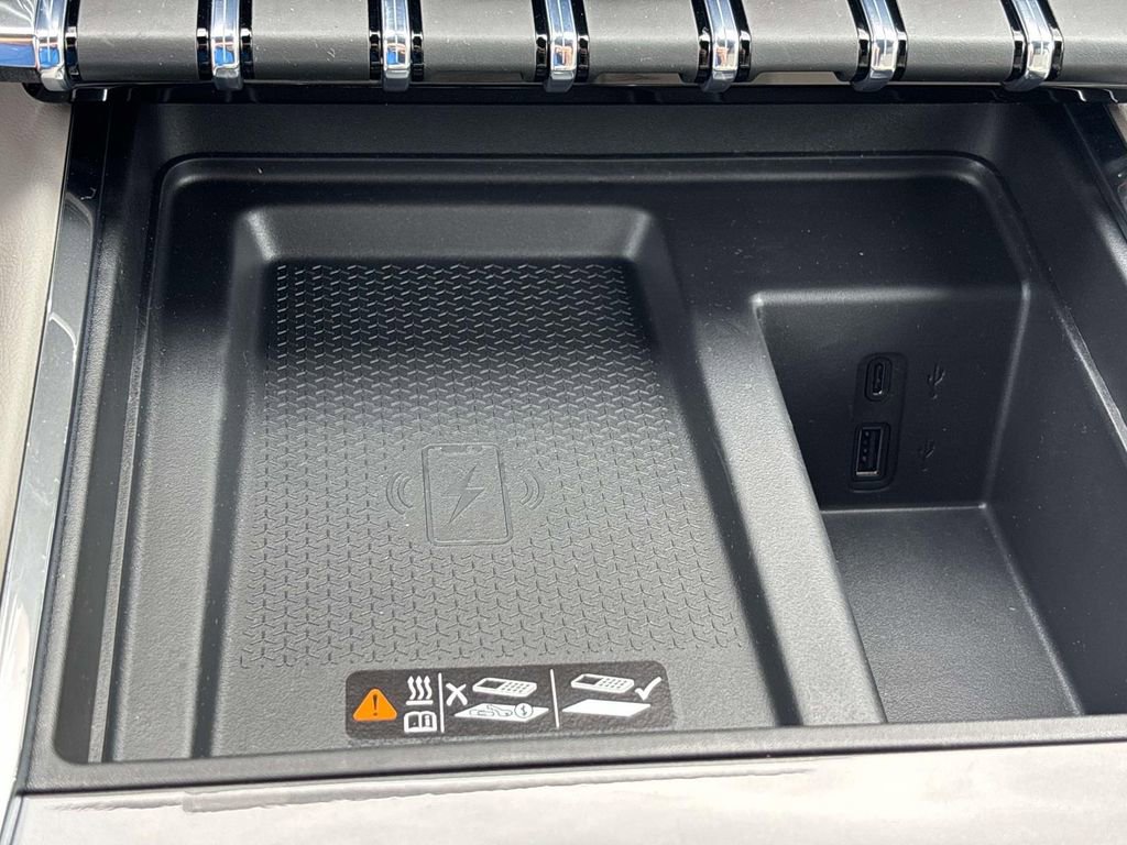 New 2026 GMC Acadia Elevation image 17