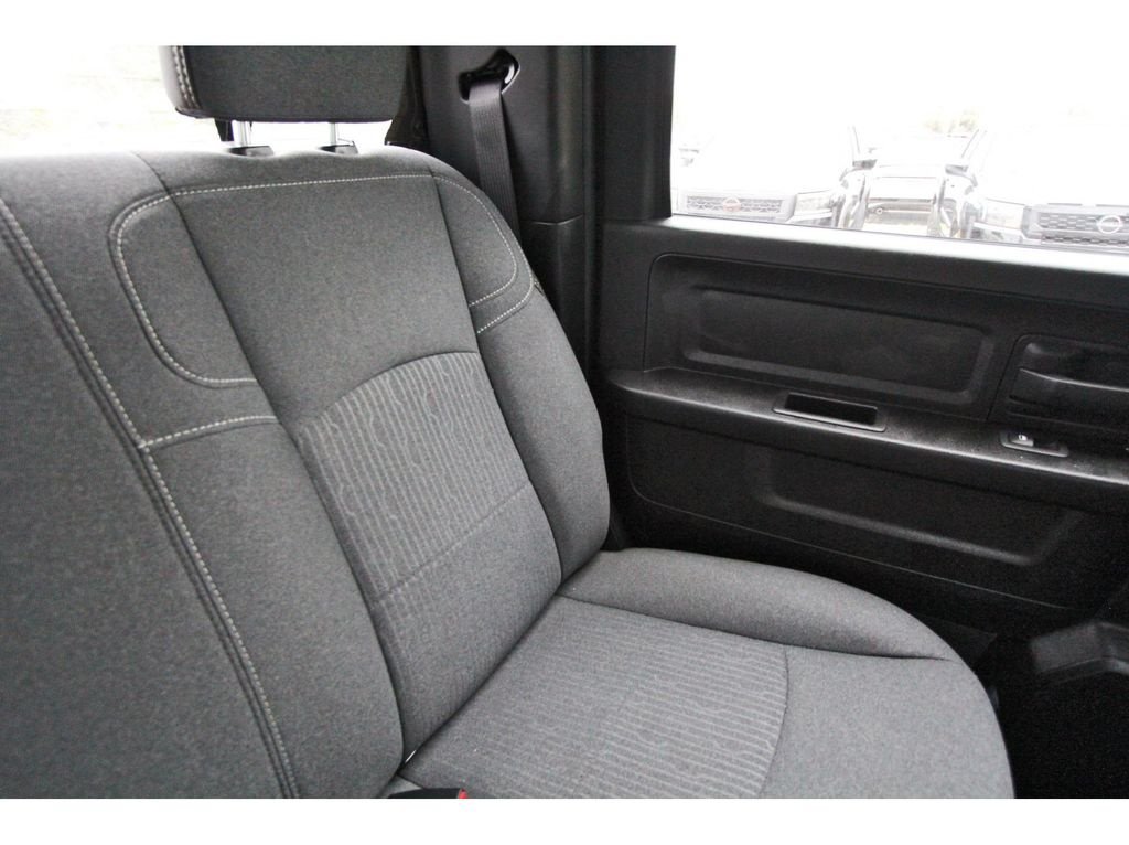 Used 2024 RAM 2500 Tradesman w/ Chrome Appearance Group AWD/4WD image 12
