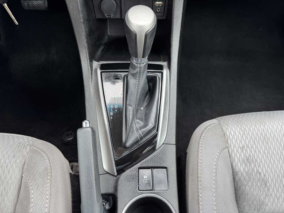 Used 2016 Toyota Corolla LE FWD image 41