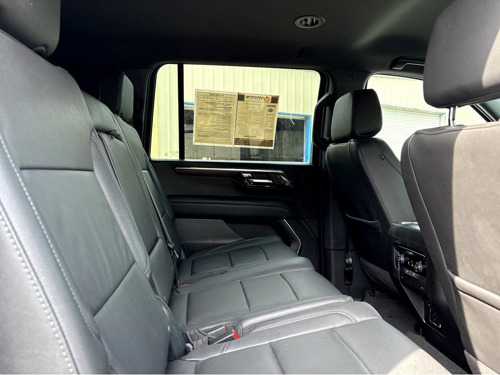 Certified 2025 Chevrolet Suburban LT AWD/4WD image 12