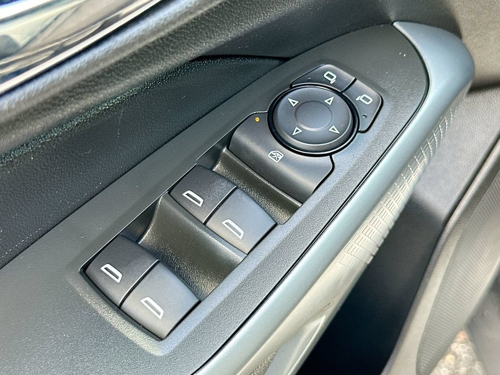 Certified 2024 Chevrolet Trax LS w/ LS Convenience Package FWD image 17