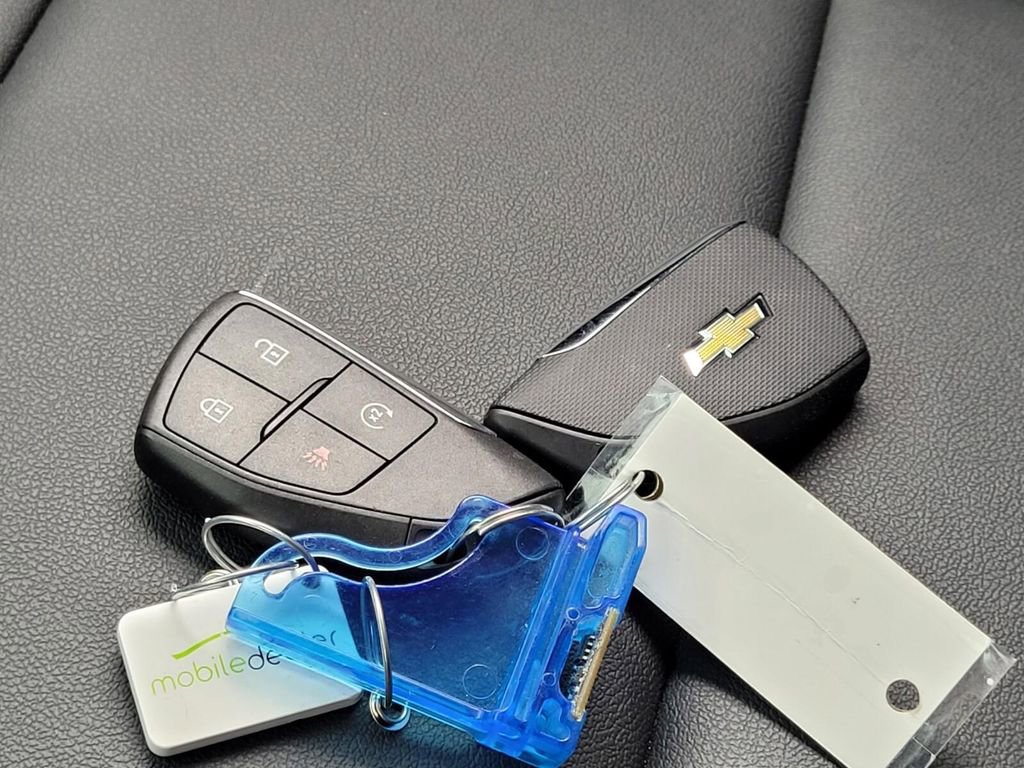 Used 2024 Chevrolet Colorado LT w/ LT Convenience Package III image 30