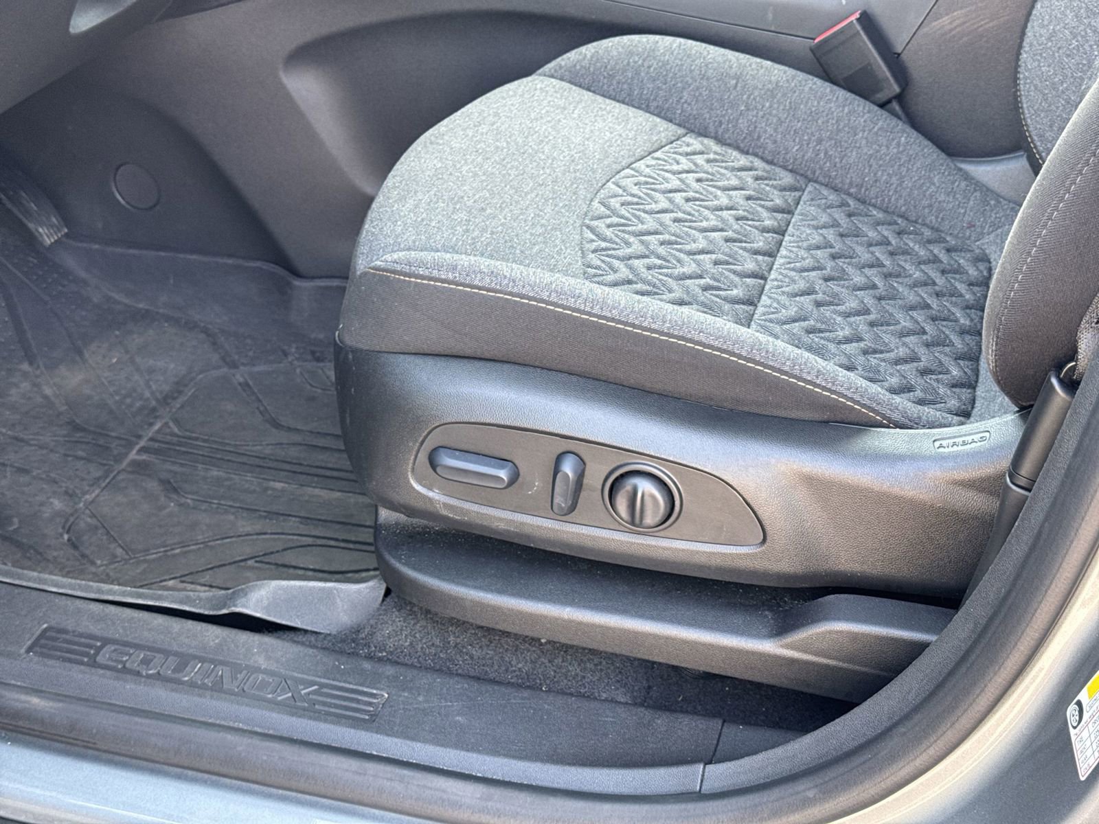 Used 2024 Chevrolet Equinox LT w/ LPO, Floor Liner Package image 17