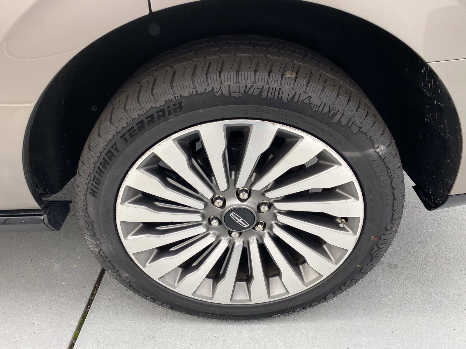 Used 2019 Lincoln Navigator Reserve w/ Cargo Package image 9