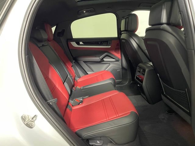 Used 2026 Porsche Cayenne Coupe image 22