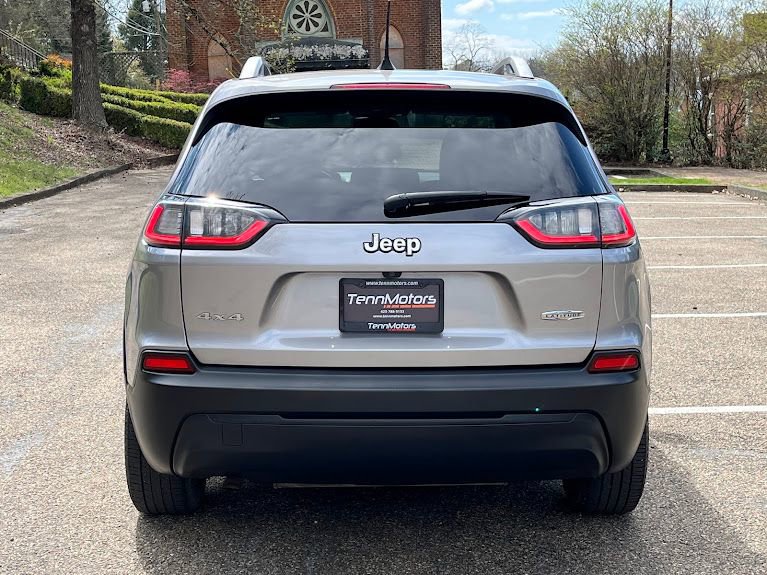 Used 2019 Jeep Cherokee Latitude Plus w/ Cold Weather Group image 18