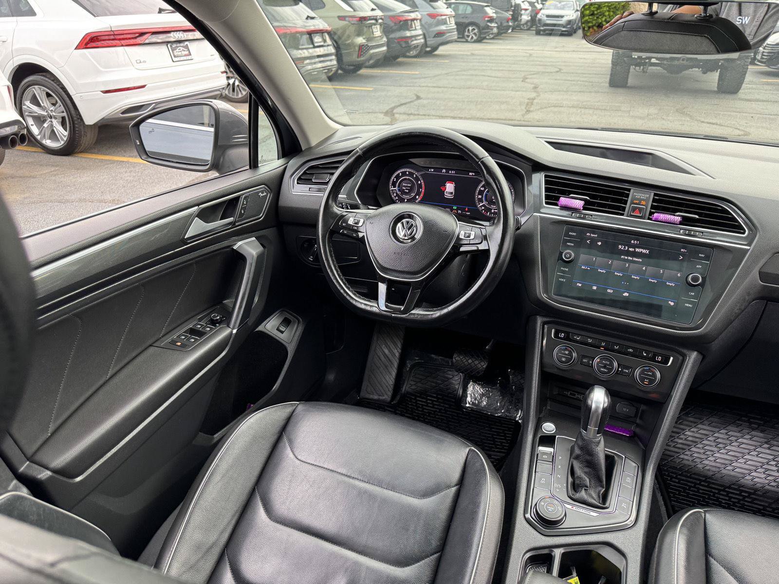 Used 2018 Volkswagen Tiguan SEL Premium w/ 3rd Row Seat Package AWD/4WD image 36