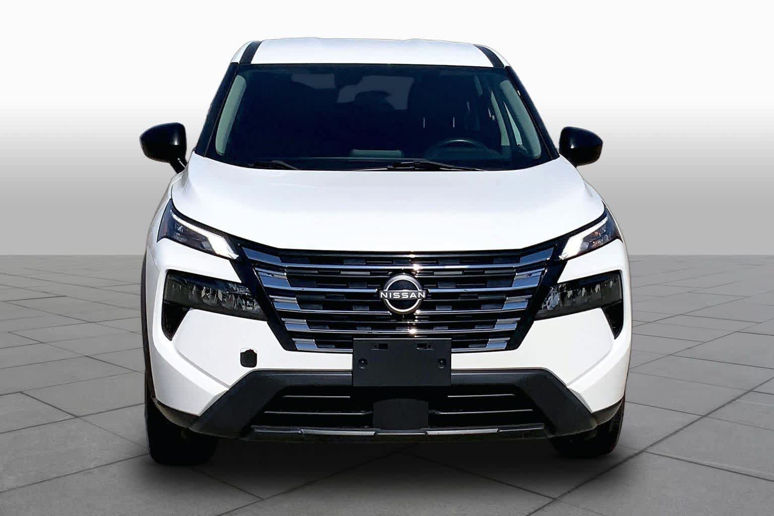 Used 2024 Nissan Rogue S AWD/4WD image 4
