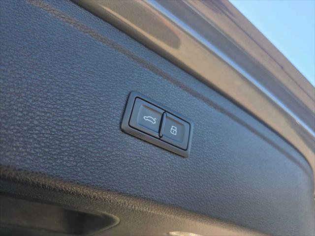 Used 2023 Audi Q5 e Premium Plus w/ Premium Plus Package image 19