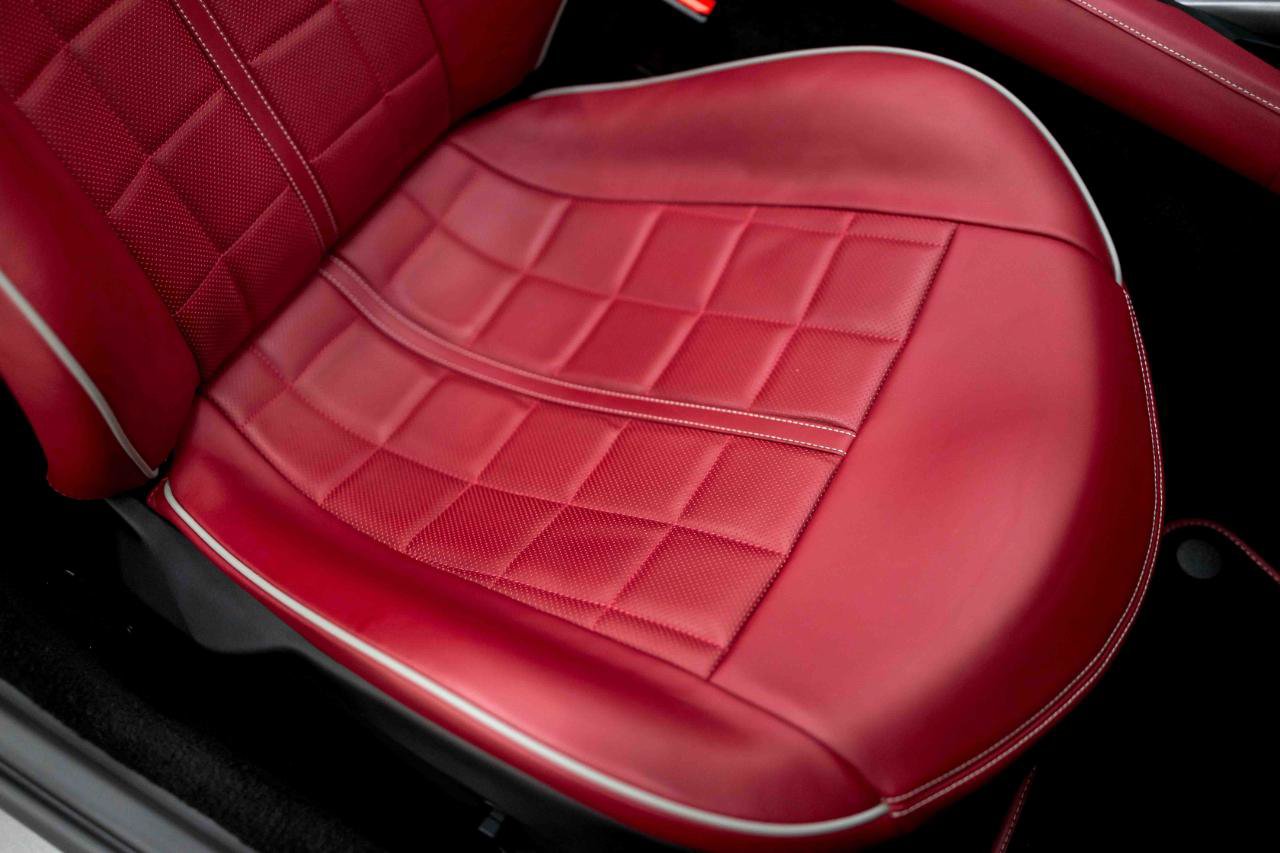 Used 2020 Ferrari Portofino RWD image 63