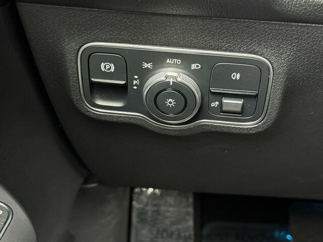 Certified 2024 Mercedes-Benz EQB 250+ image 31