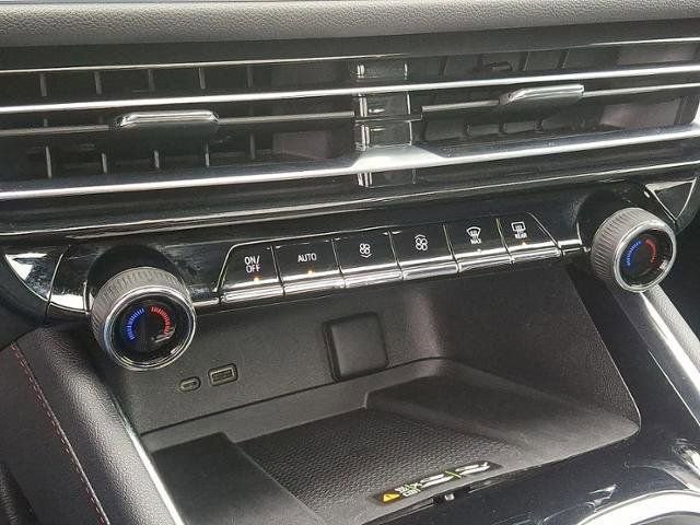 Used 2025 Chevrolet Traverse Z71 w/ Driver Confidence Package image 19