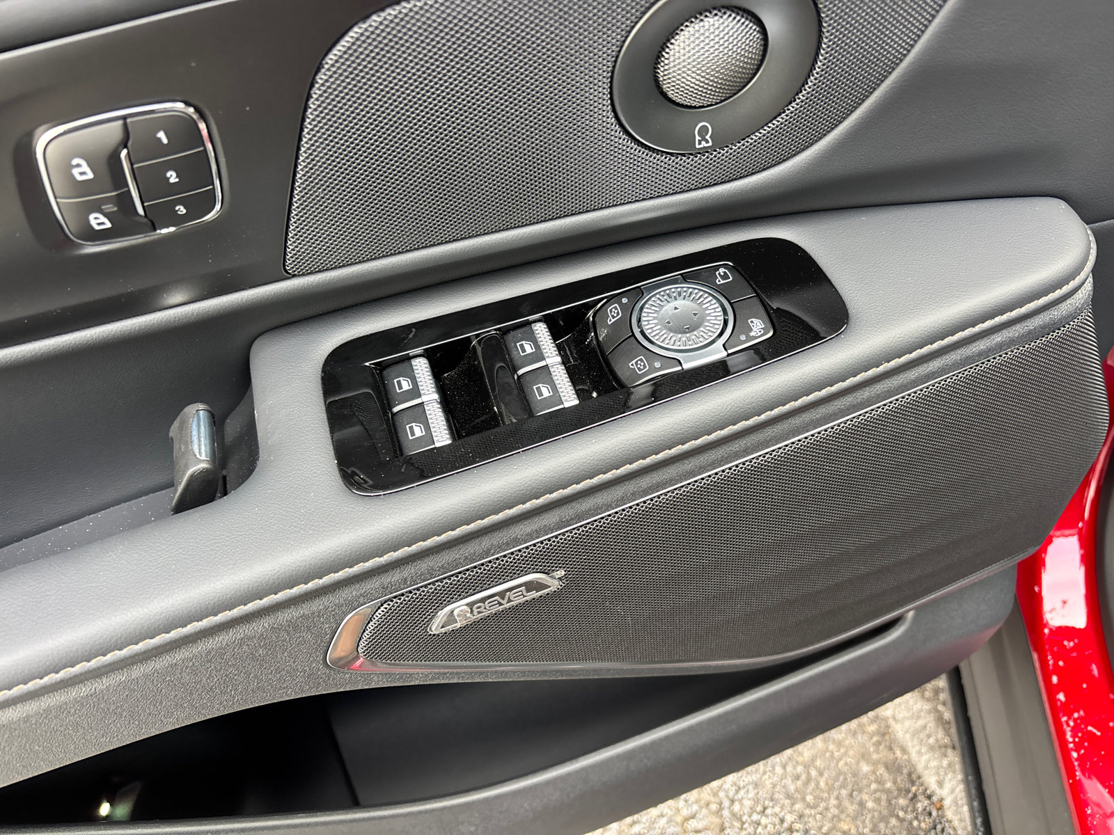 New 2026 Lincoln Nautilus Reserve w/ Jet Appearance Package image 13