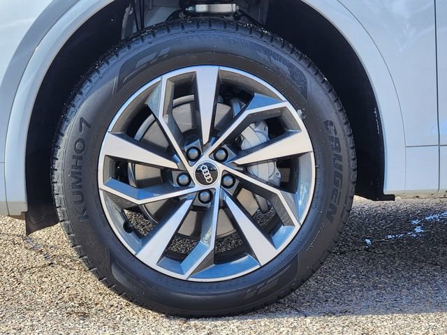 Used 2023 Audi Q5 2.0T Premium w/ Convenience Package image 9