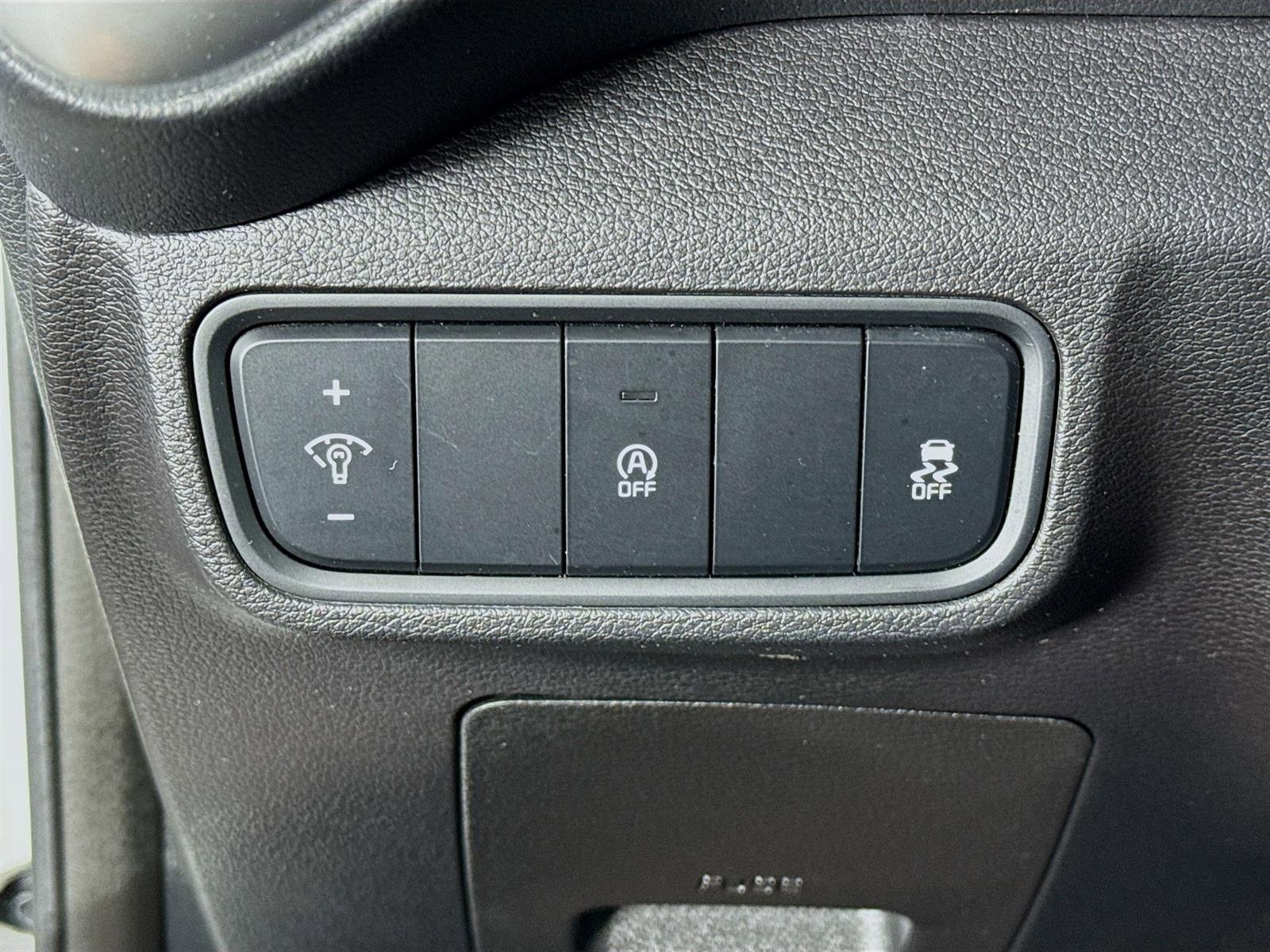 Used 2022 Kia Soul LX image 10