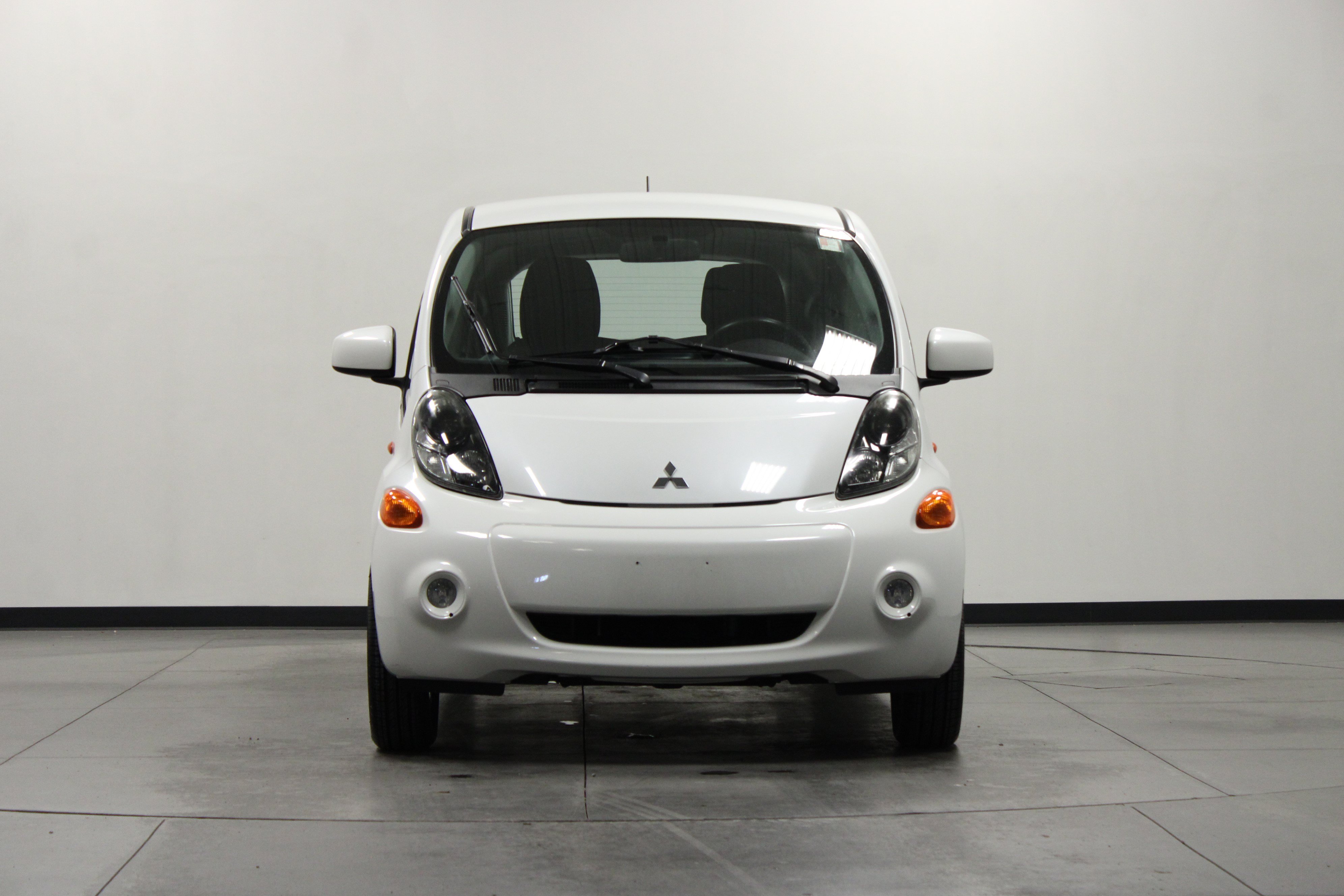Used 2012 Mitsubishi i ES RWD image 9