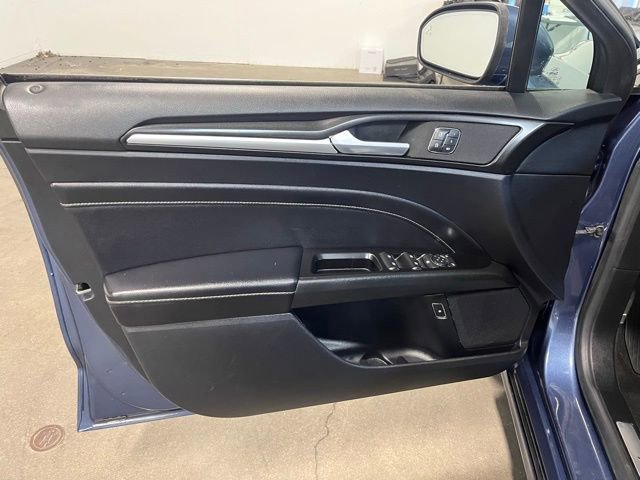 Used 2019 Ford Fusion Energi Titanium FWD image 23