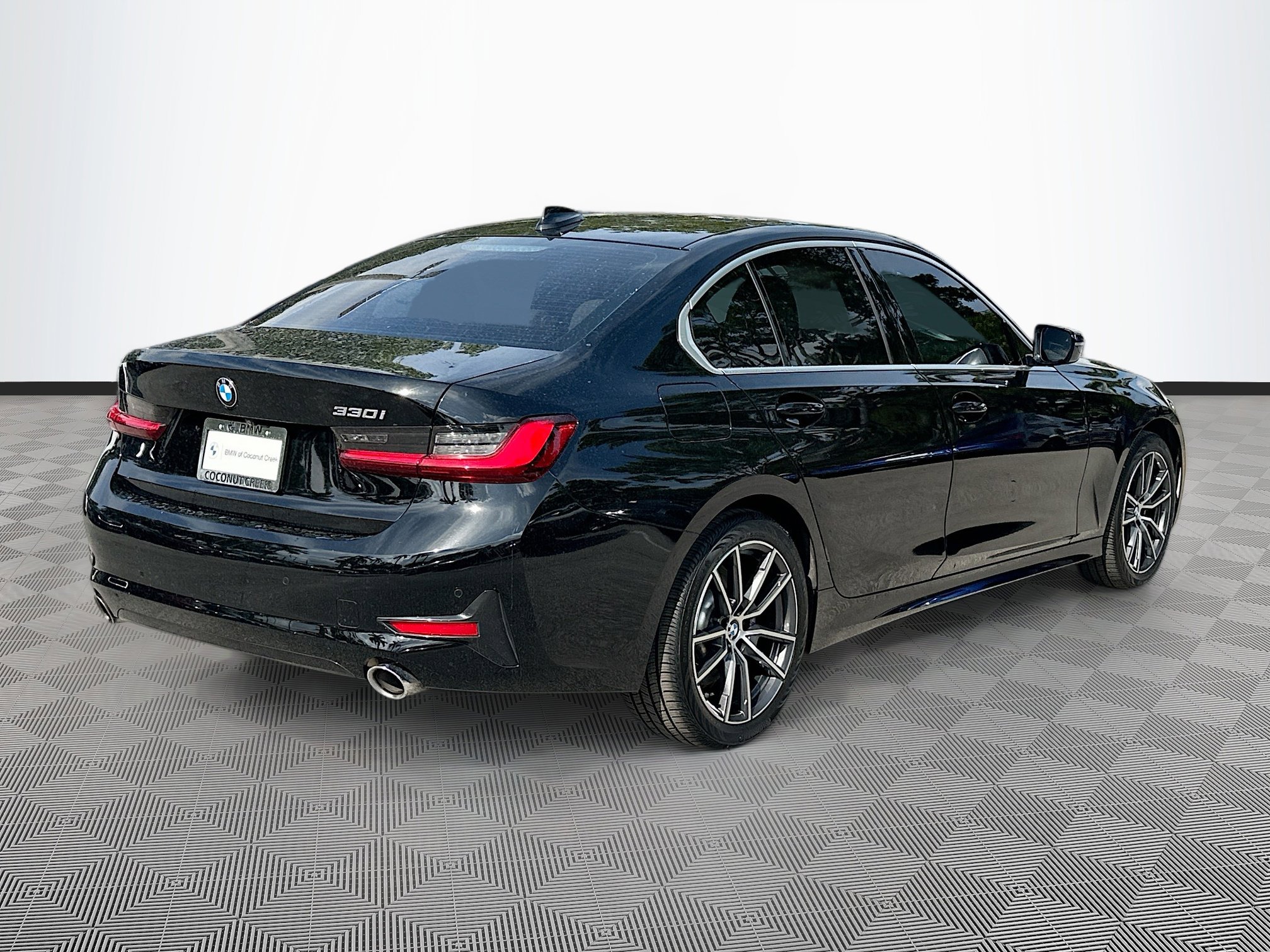 Certified 2022 BMW 330i Sedan w/ Driving Assistance Package image 7